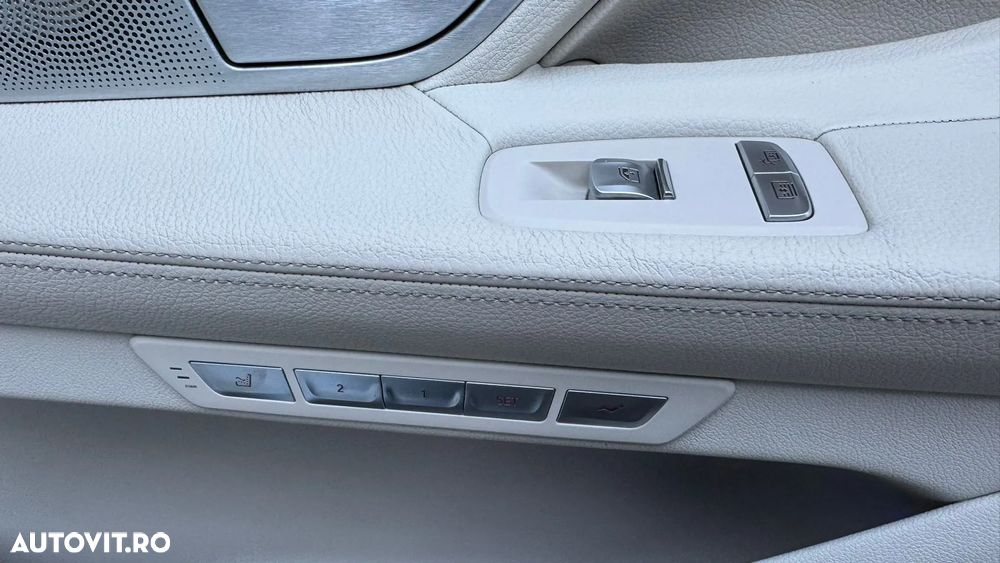 BMW Seria 7 740Ld xDrive - 32