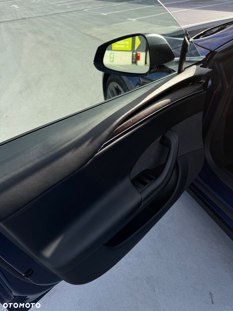 Tesla Model S Long Range - 23