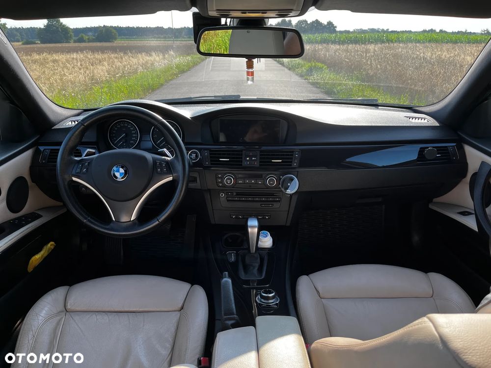 BMW Seria 3 325i xDrive - 14