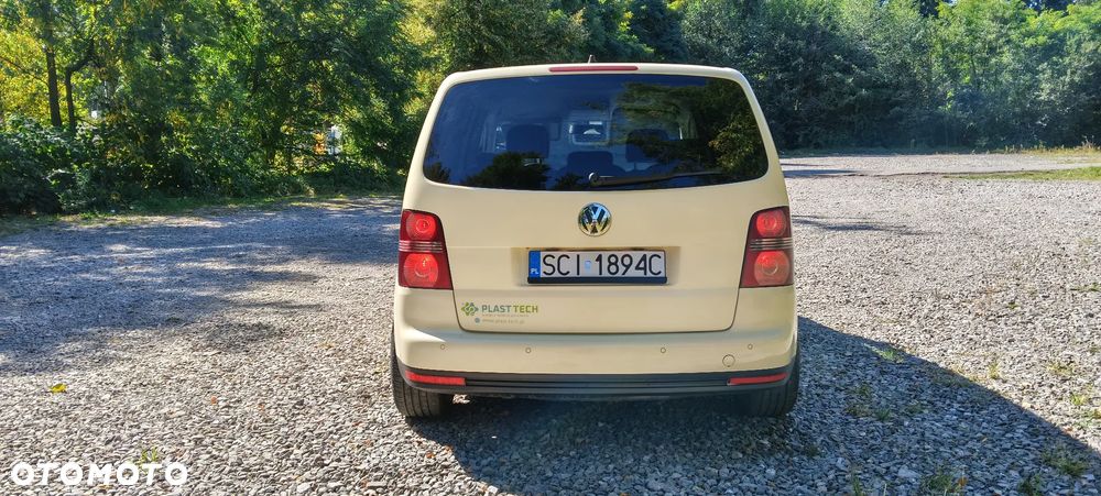 Volkswagen Touran 1.9 TDI Conceptline DSG - 7