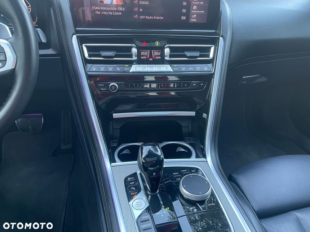 BMW Seria 8 - 25