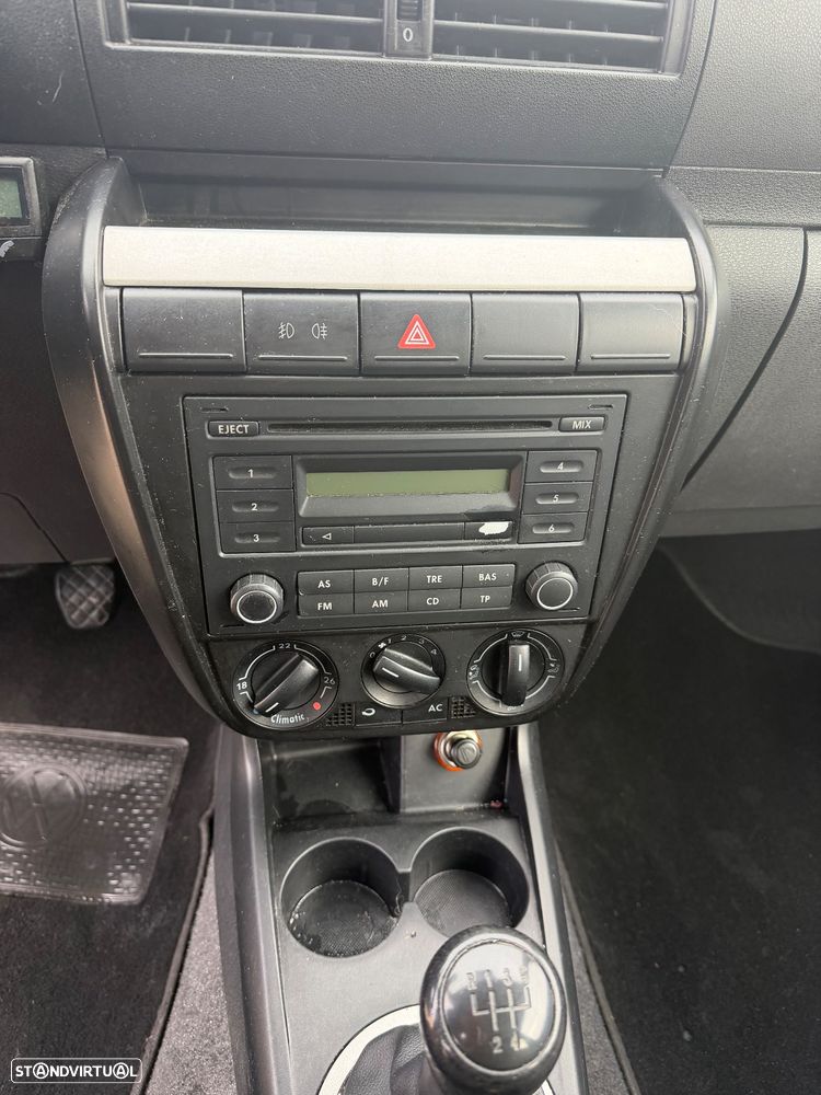 VW Fox 1.4 TDi T.Riscas Pack Elements - 7