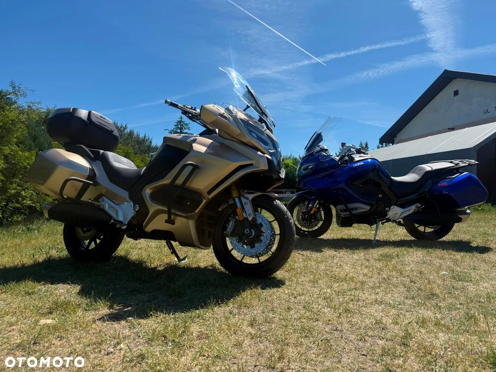 Jawa 750 Touring - 10