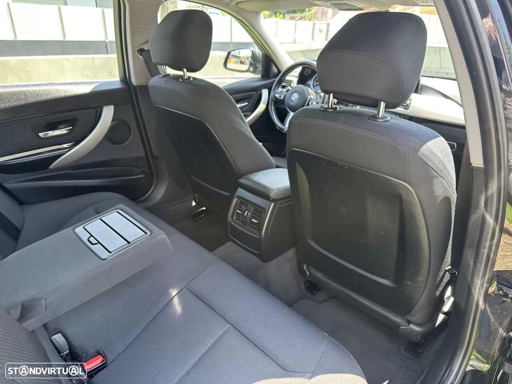 BMW 320 d Aut. Sport Line - 59
