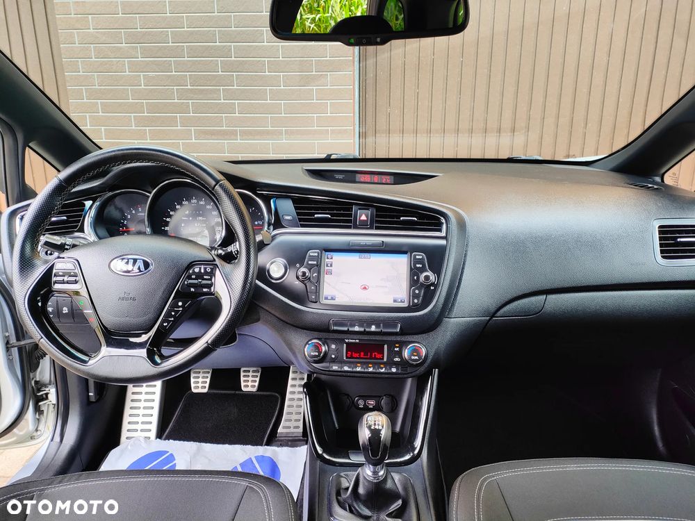 Kia Ceed 1.6 CRDi 136 ISG SW GT Line - 11