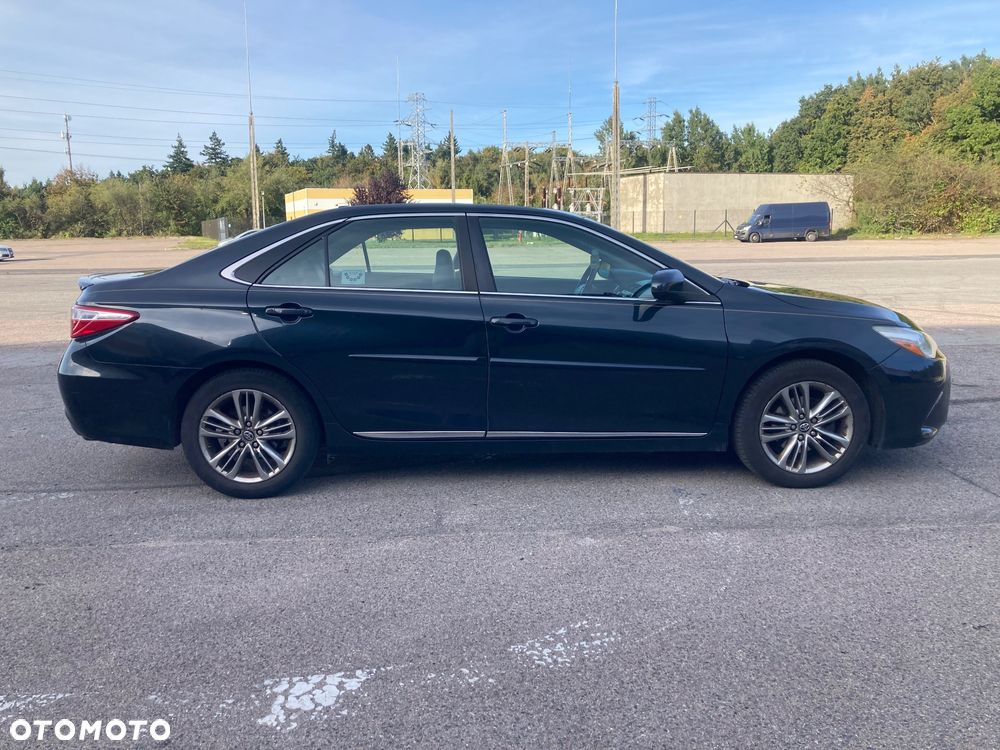 Toyota Camry - 3