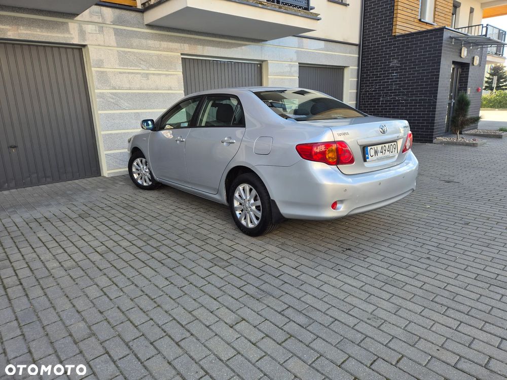 Toyota Corolla 1.6 VVT-i Luna - 4