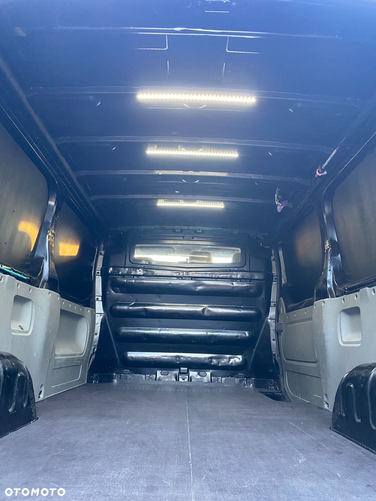 Renault Trafic - 17