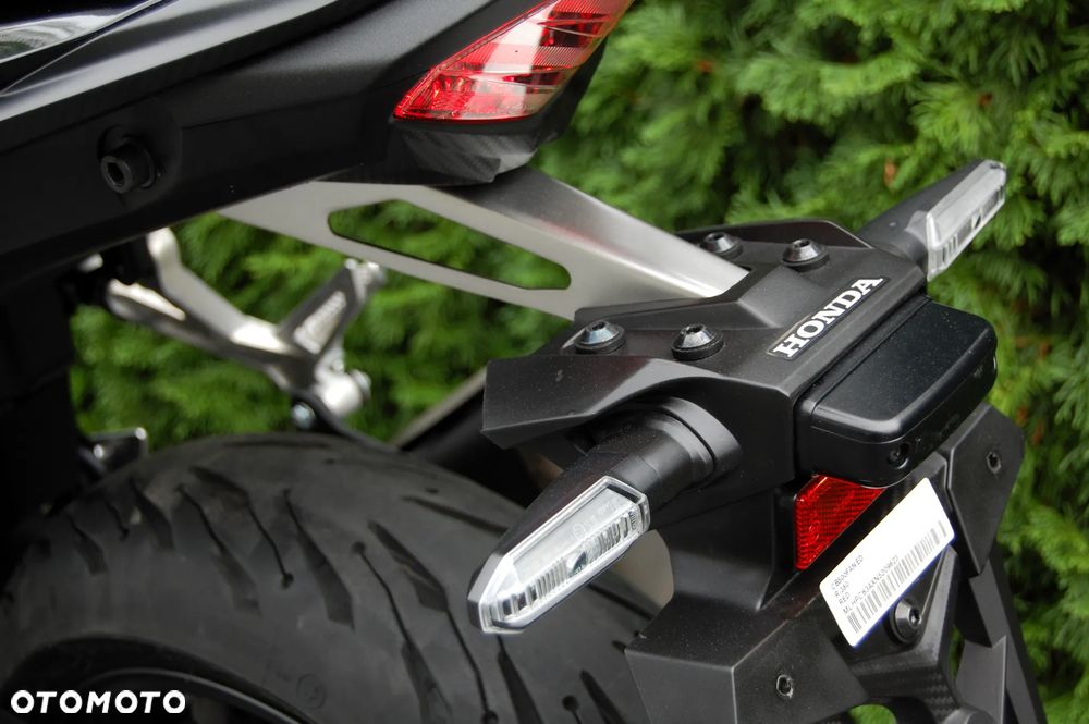 Honda CB - 12
