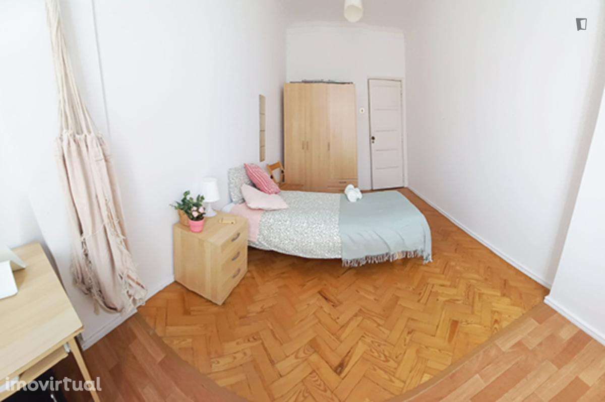Quarto - localizado em Alcântara Lisbon - Grande imagem: 2/24