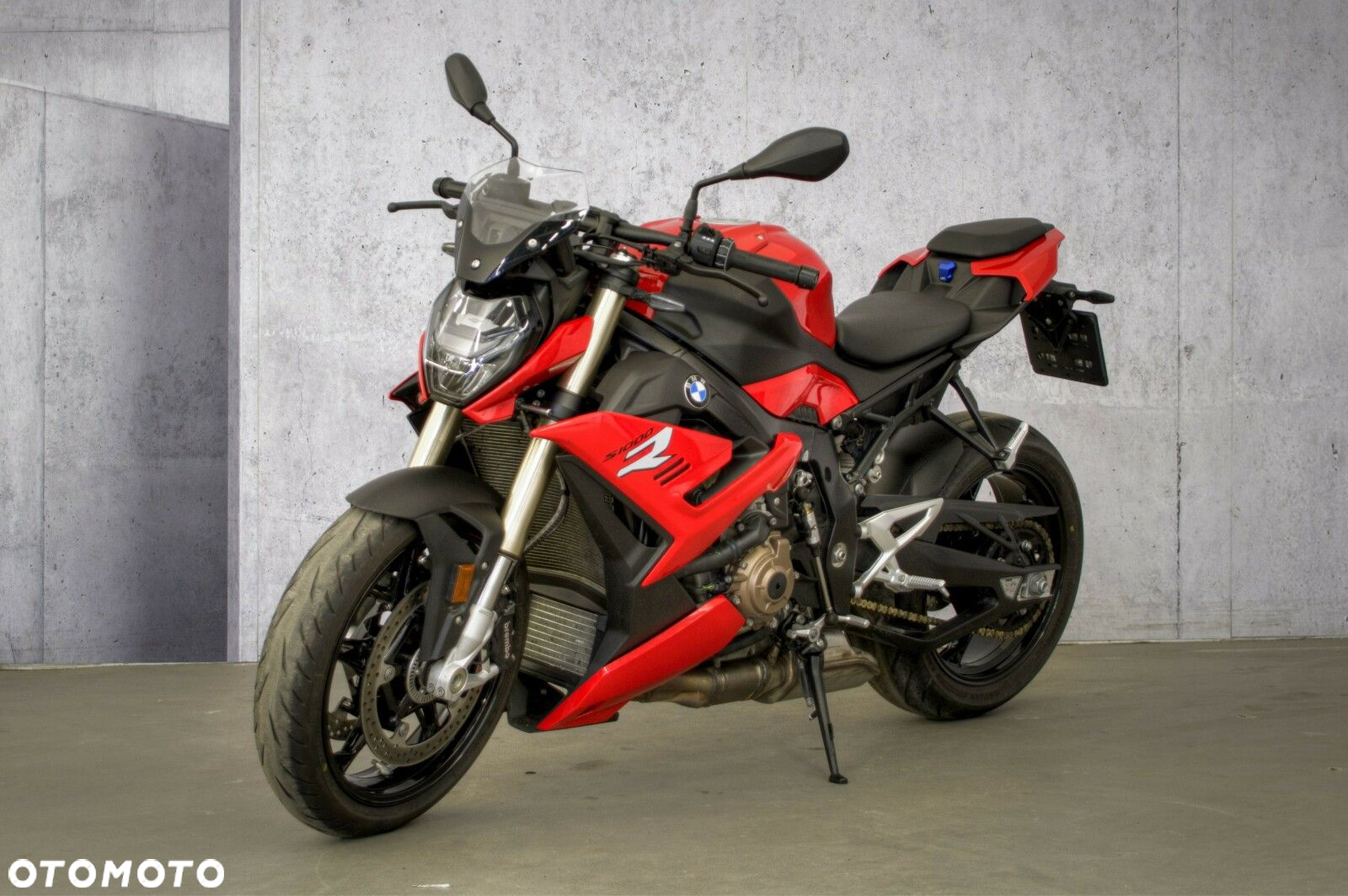 BMW S - 4
