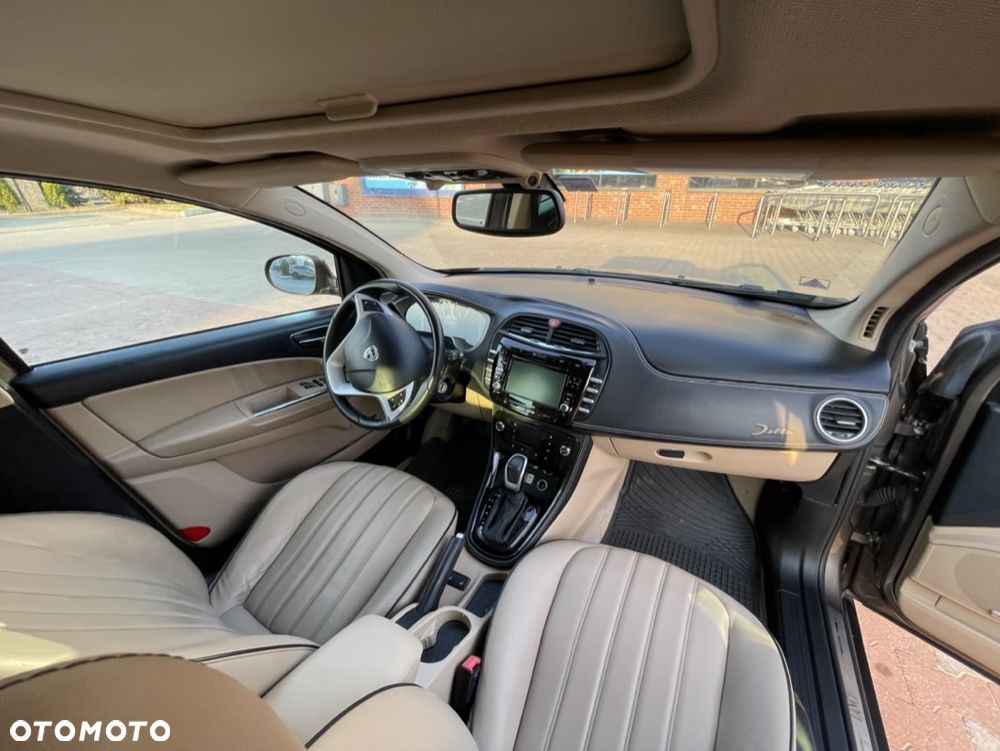 Lancia Delta 1.8 T-Jet Executive Sportronic - 9