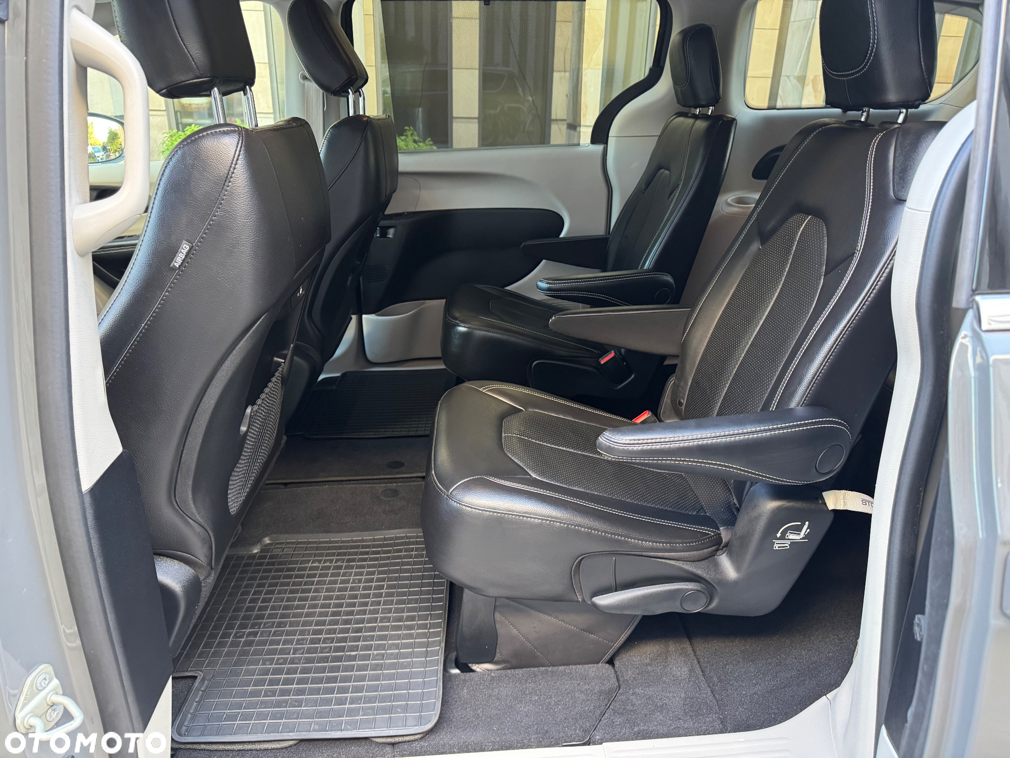 Chrysler Pacifica - 19