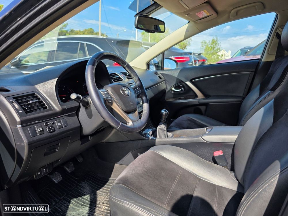Toyota Avensis Touring Sports 2.0 D-4D Luxury - 10