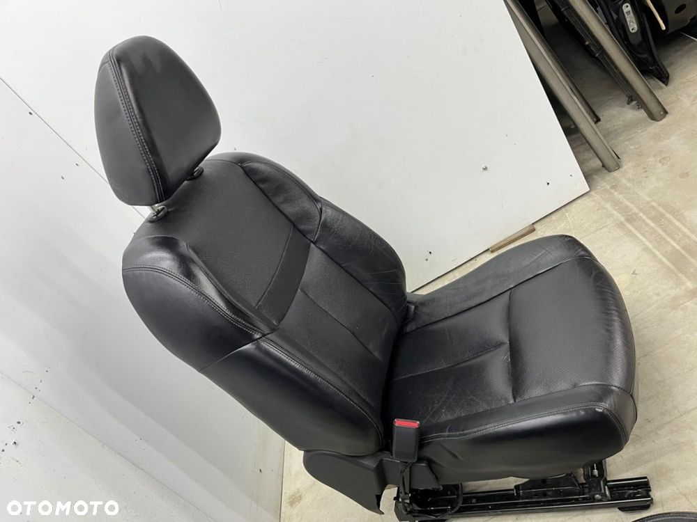 Fotele Nissan X-Trail III T32 Rogue 13-21r. elektryczne PODGRZEWANE skórzane EUROPA komplet - 12