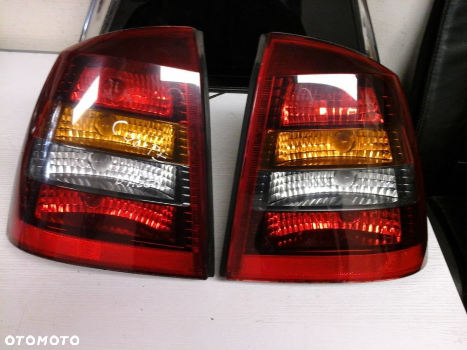 LAMPA TYLNA OPEL ASTRA II SEDAN/COUPE LEWA - 1