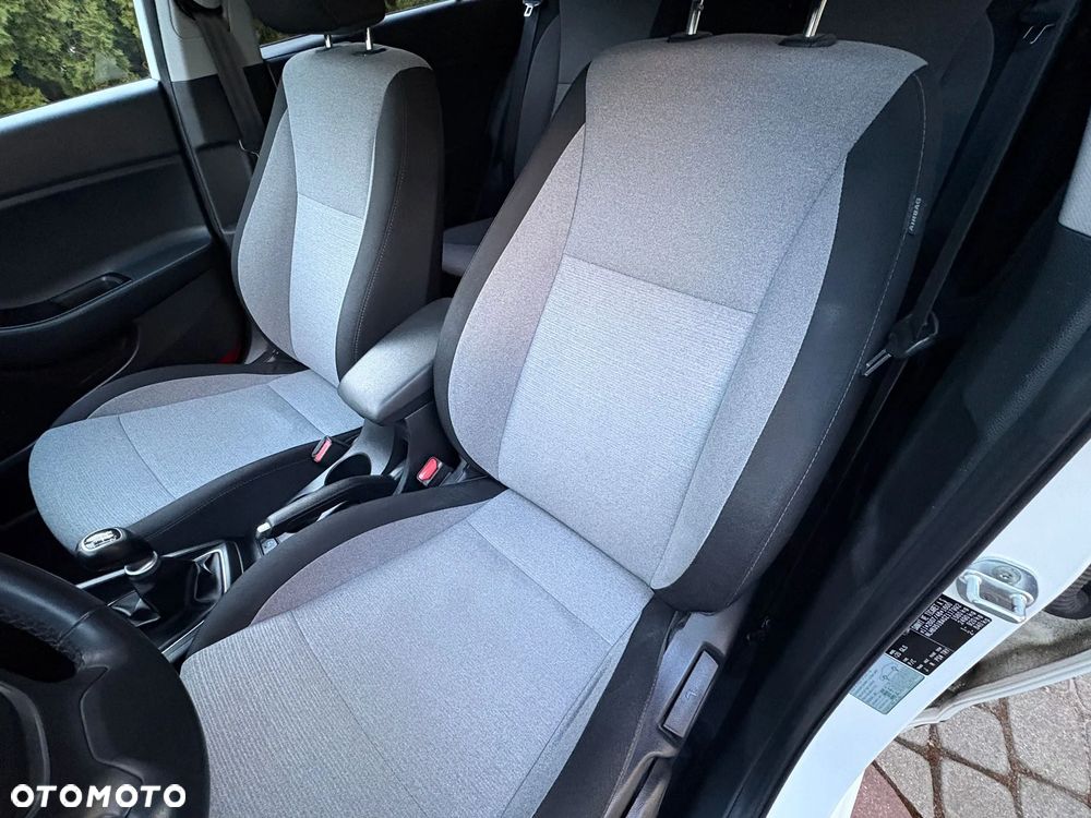 Hyundai i20 1.2 Intro Edition - 13