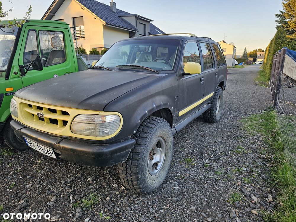 Ford Explorer - 2