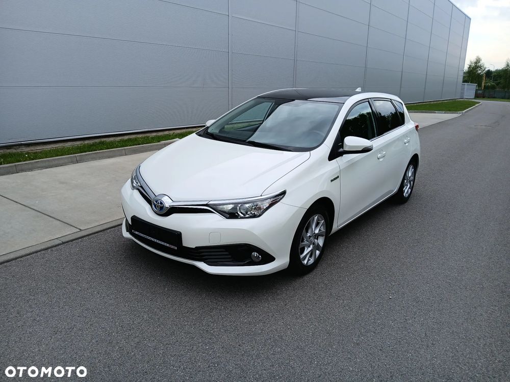 Toyota Auris - 1