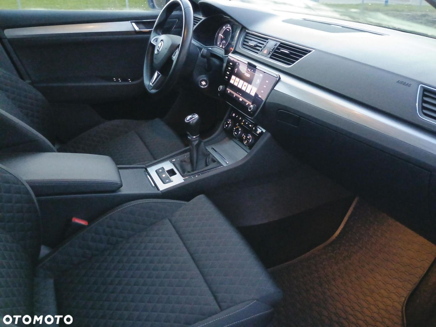 Skoda Superb 2.0 TDI SCR Ambition - 11