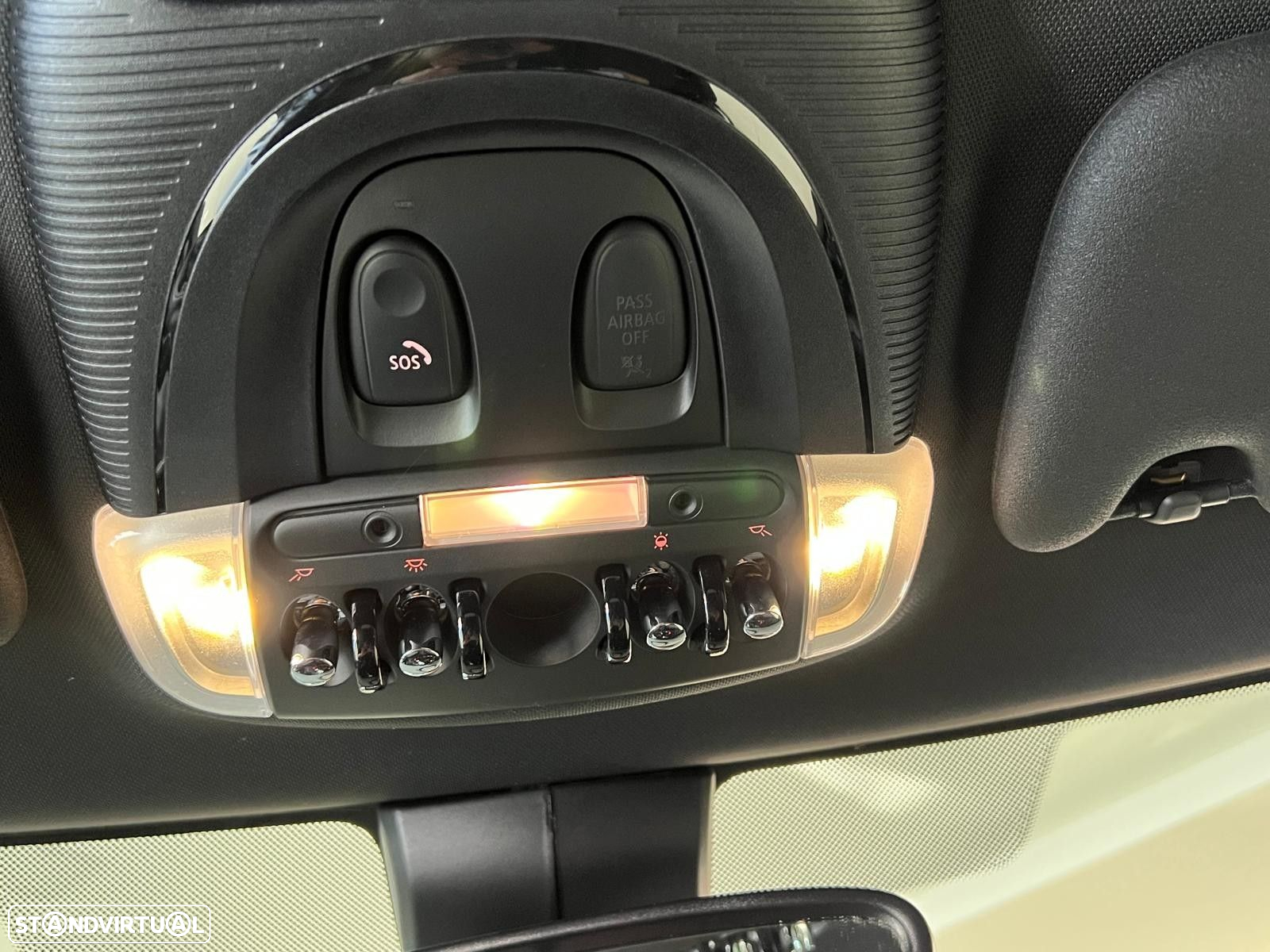 MINI 3 Portas Cooper SE S - 32