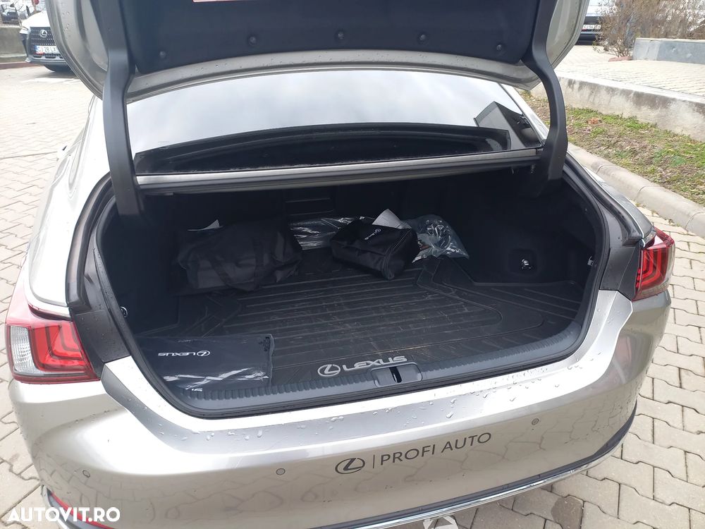 Lexus Seria ES 300h 2.5 TNGA HV 25H- 4X2 CVT Luxury - 10