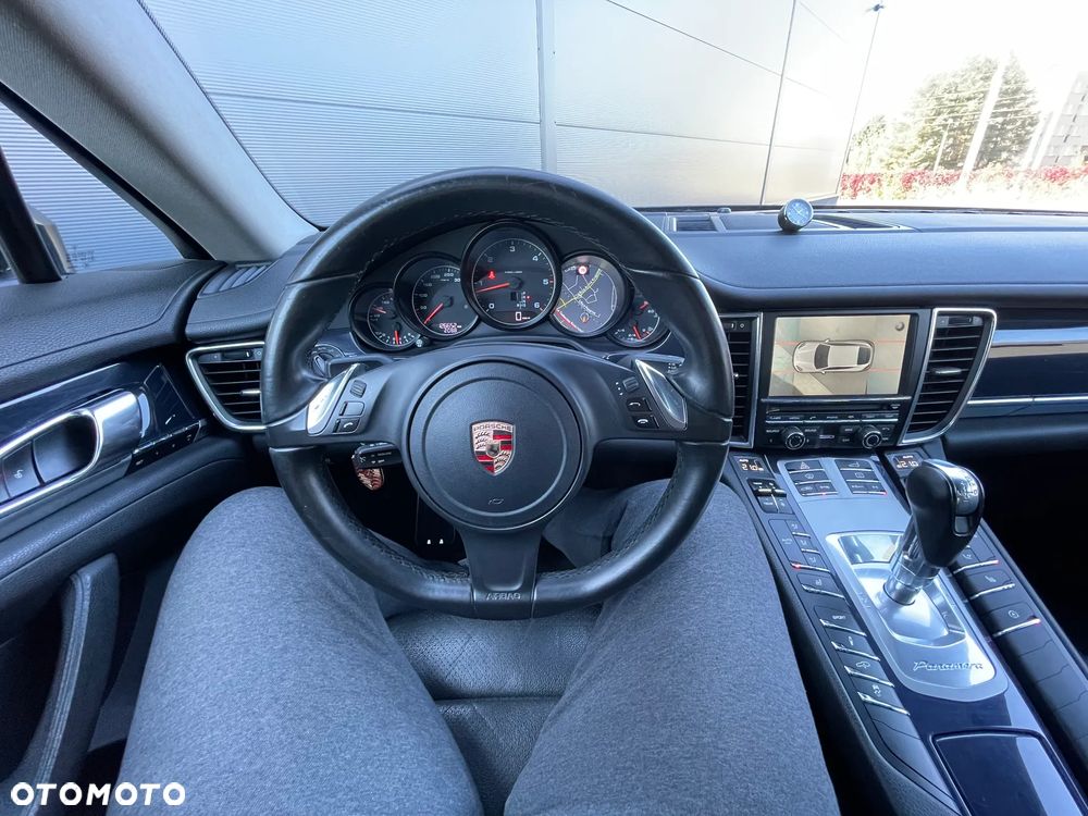 Porsche Panamera - 11