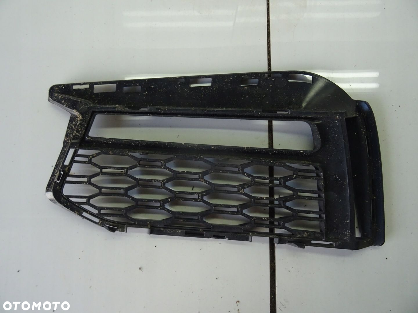 BMW G30 M-Pakiet Kratka Zderzaka Prawa OE - 3