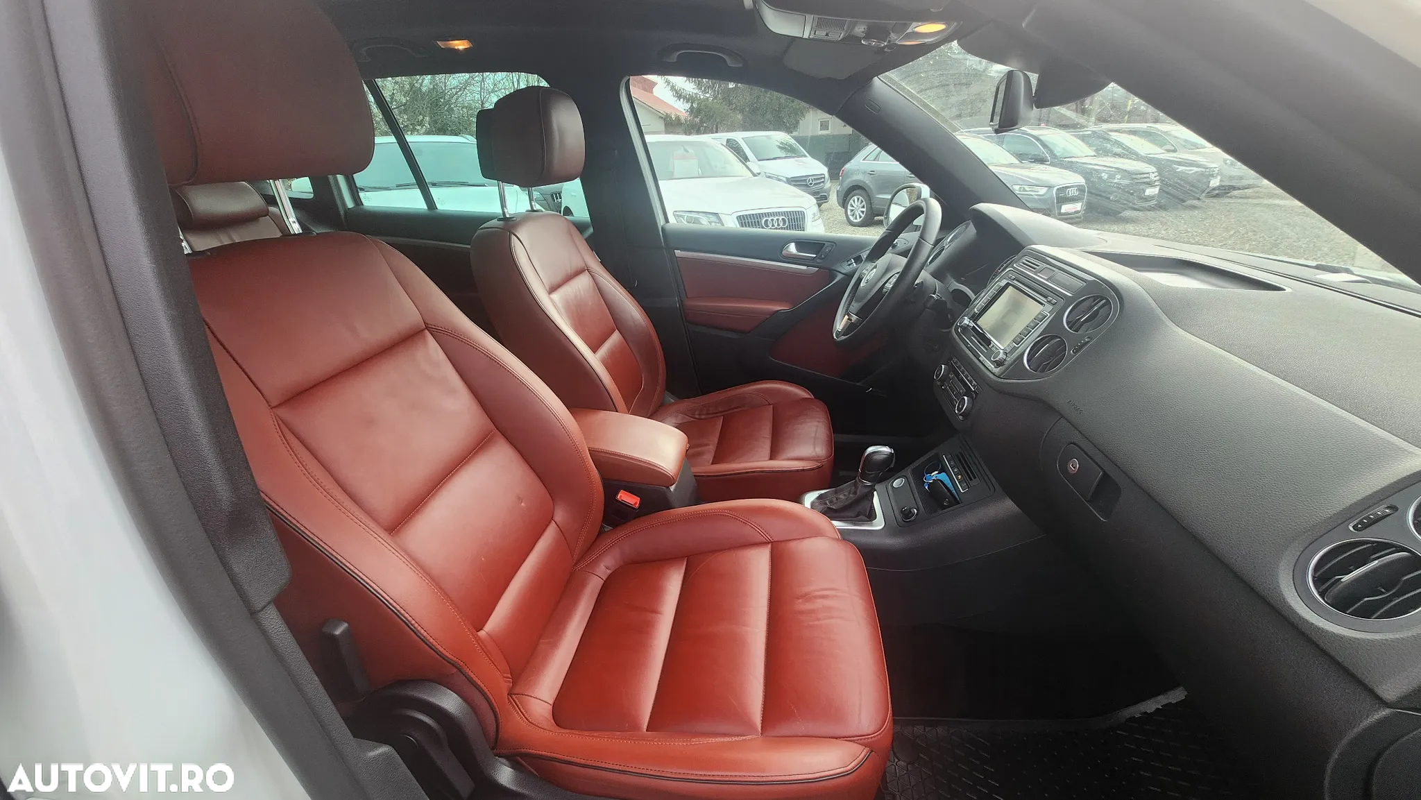 Volkswagen Tiguan 2.0 TDI DPF 4Motion BlueMotion Technology DSG Exclusive - 17