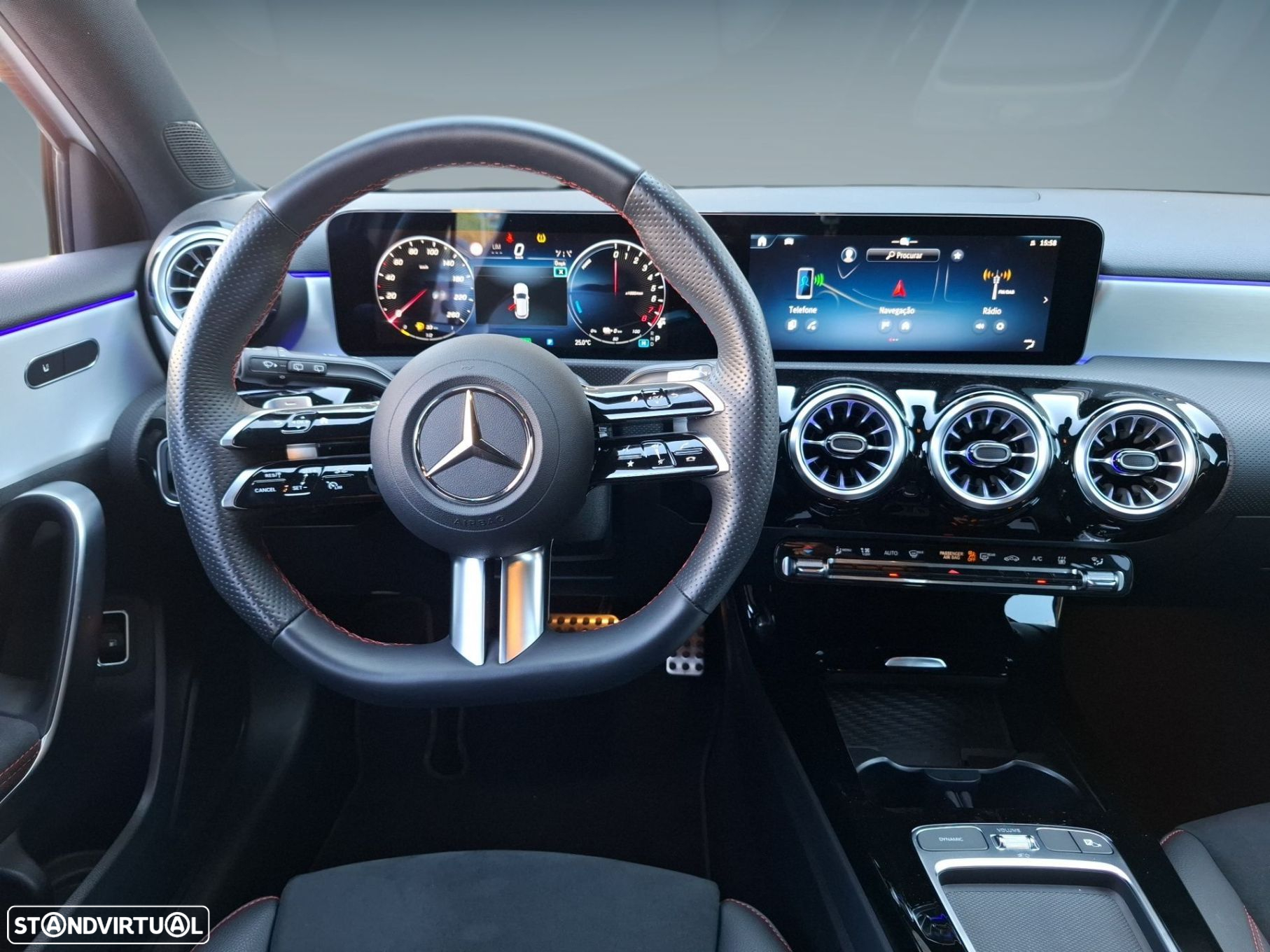 Mercedes-Benz A 250 e AMG Line - 13