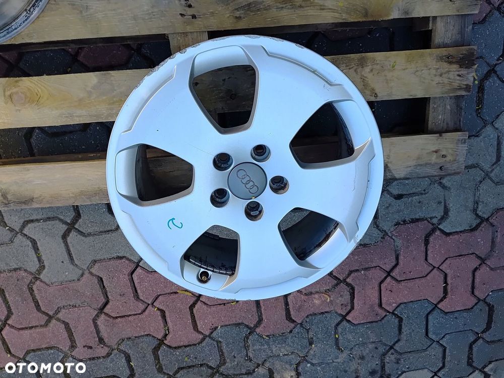 AUDI FELGA ALUMINIOWA 17"X7,5 ET56 5X112 8P0601025C - 1
