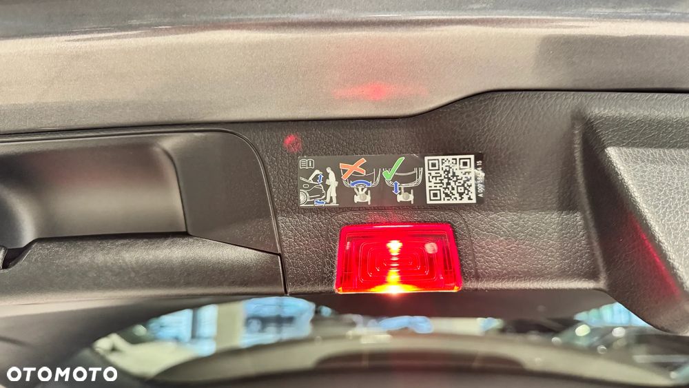 Mercedes-Benz GLB 200 AMG Line 7G-DCT - 38