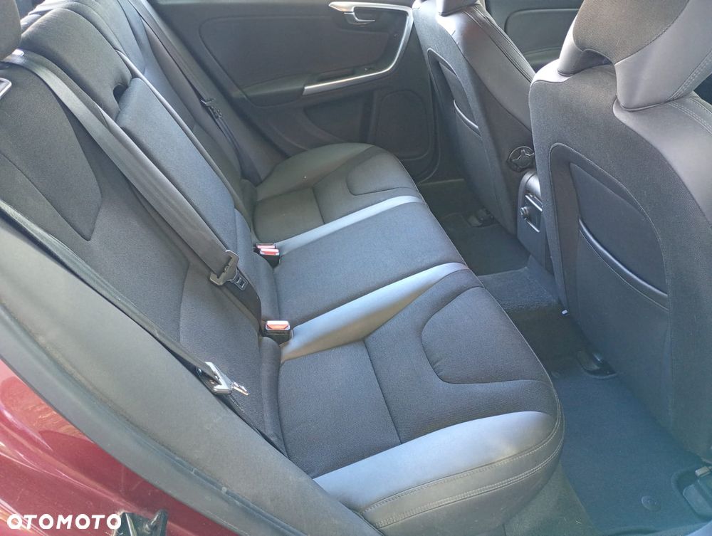 Volvo V60 T4 Momentum - 10