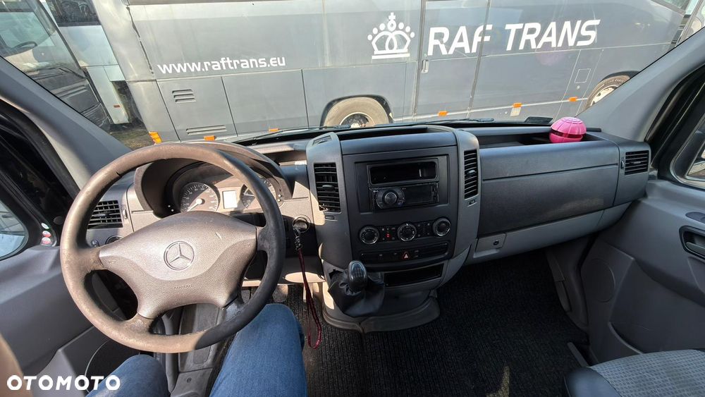 Mercedes-Benz Sprinter - 14