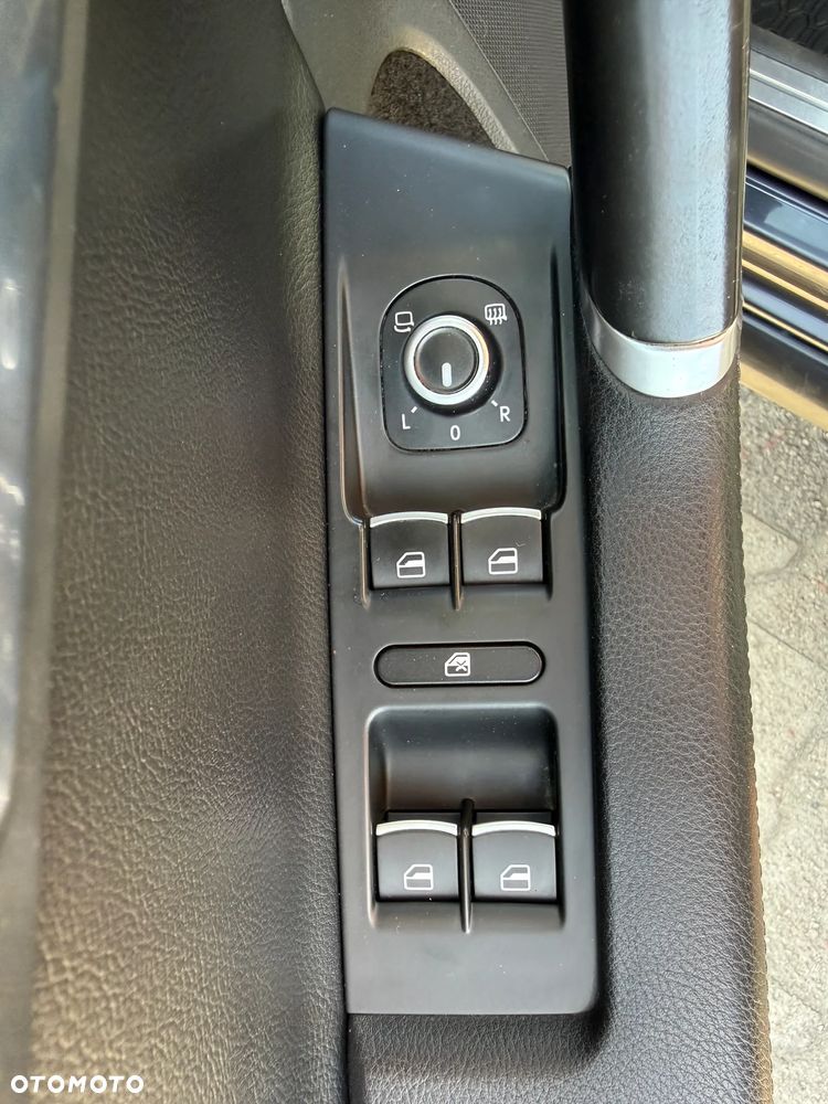 Volkswagen Passat 2.0 TDI Highline DSG - 18