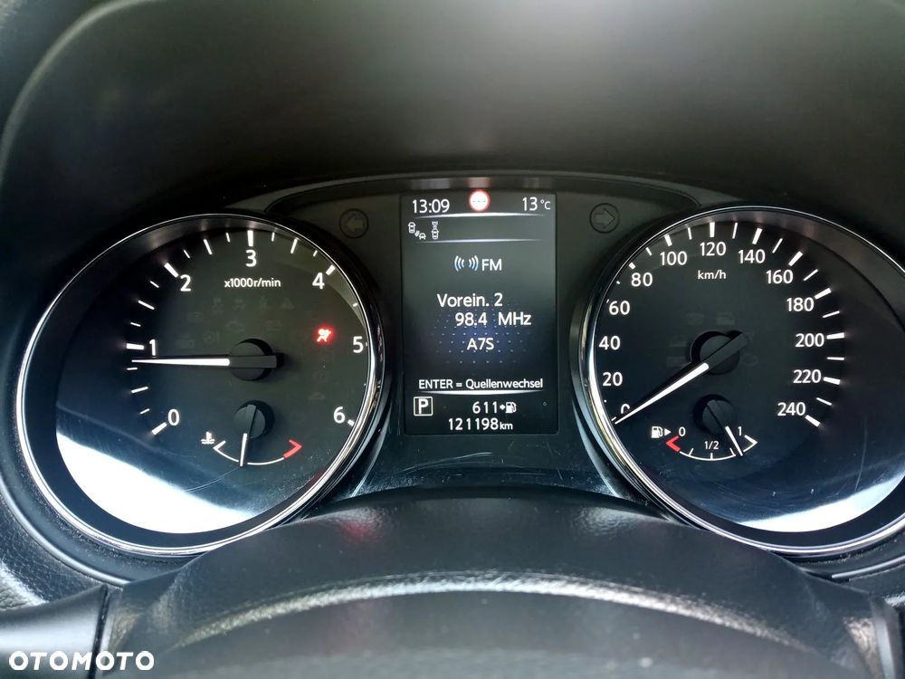 Nissan Qashqai 1.6 DCi N-Connecta Xtronic - 21