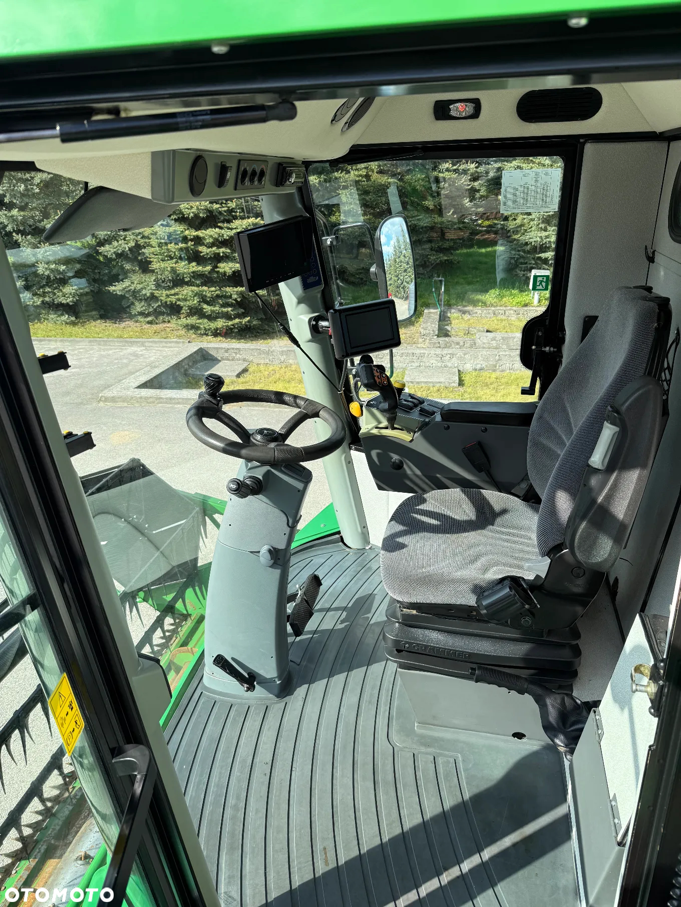 John Deere W 330 - 21