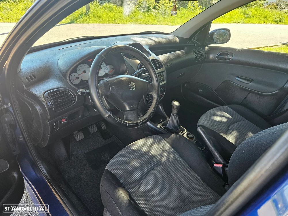 Peugeot 206 1.1 Color Line - 2