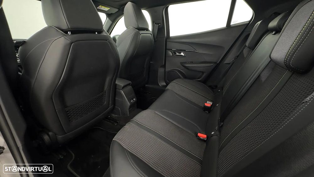 Peugeot 2008 1.2 PureTech GT Pack EAT8 - 42