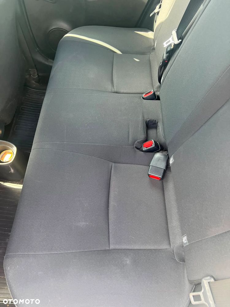 Toyota Yaris Hybrid 100 Premium - 18