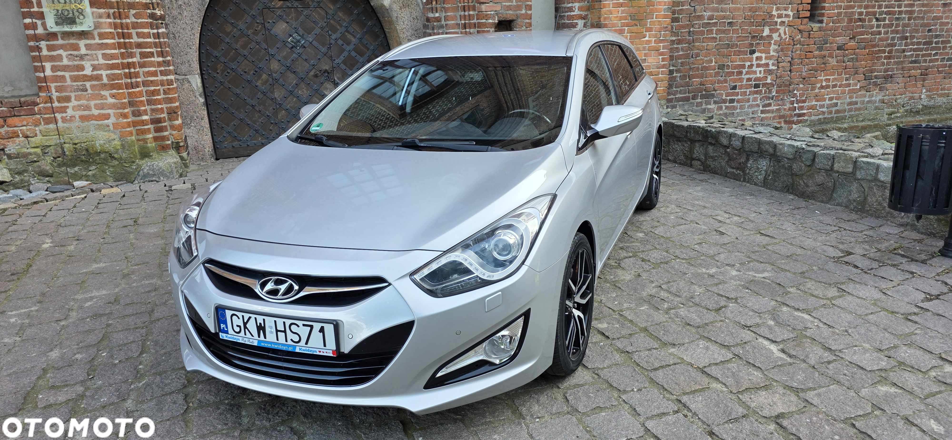 Hyundai i40 Kombi blue 1.6 Family+ - 17