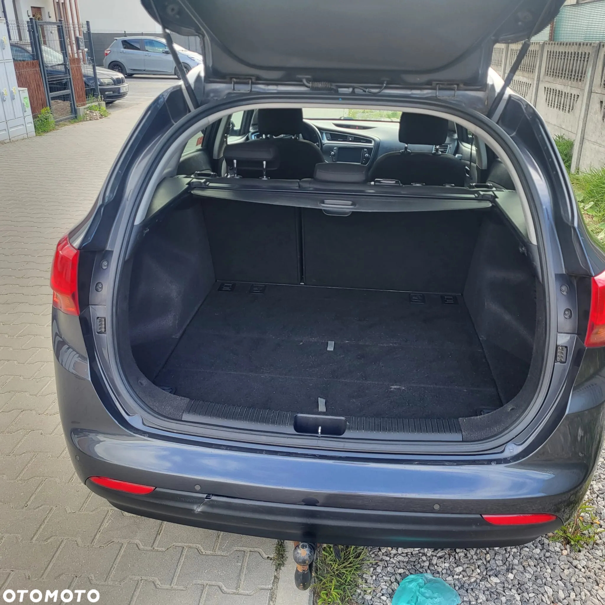 Kia Ceed - 8