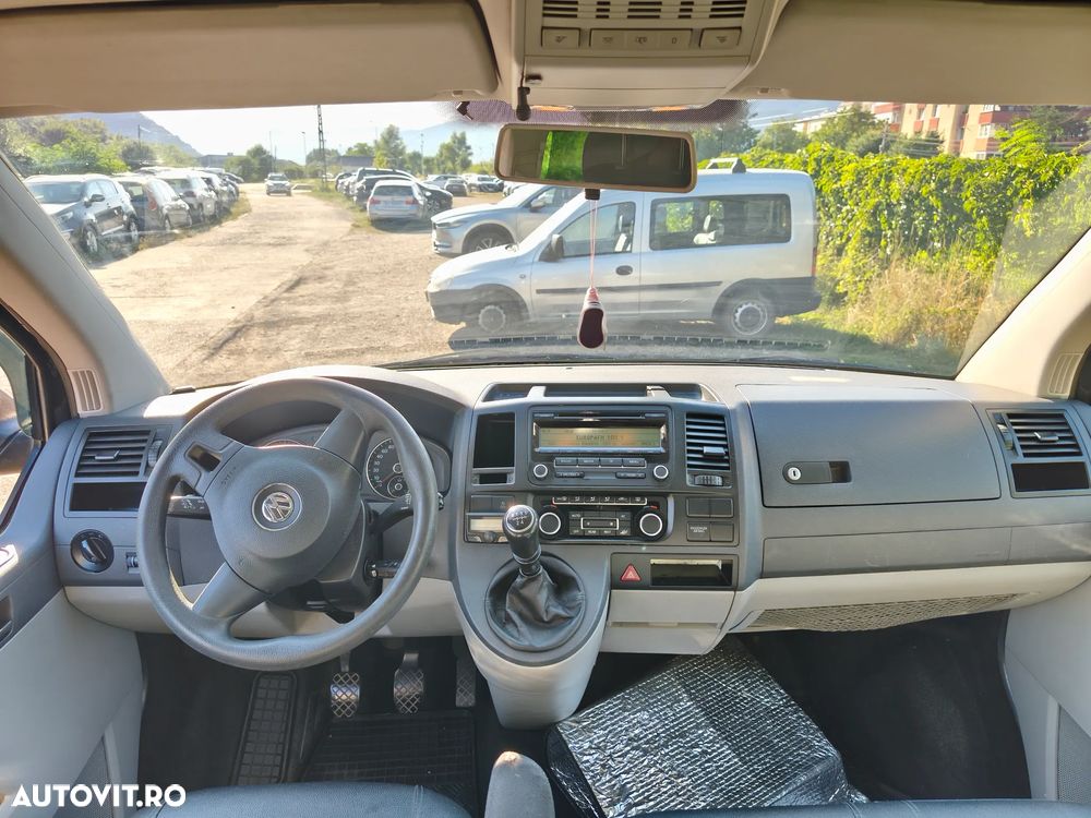 Volkswagen Caravelle - 12