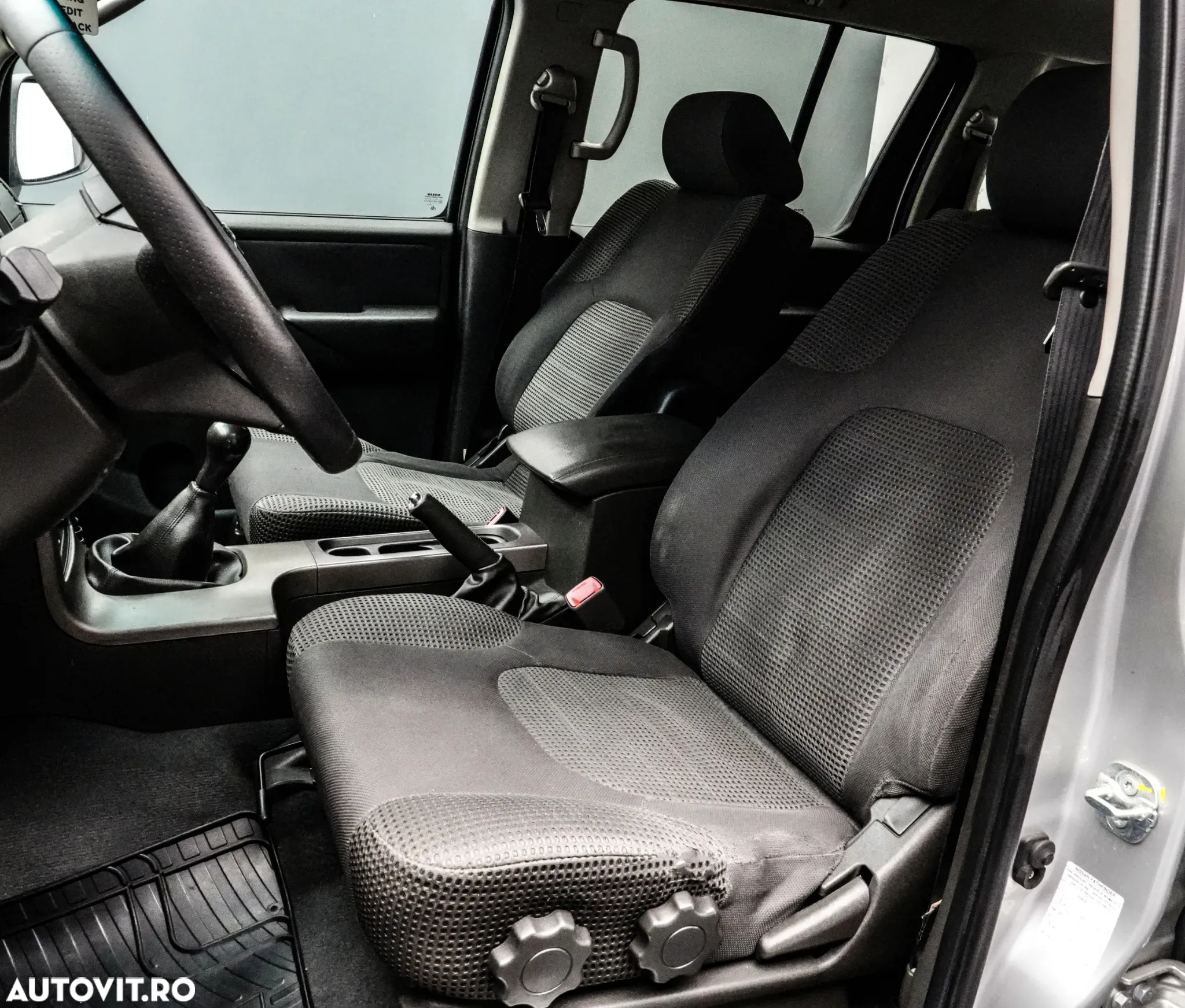 Nissan Pathfinder 2.5 dCi LE Plus - 14