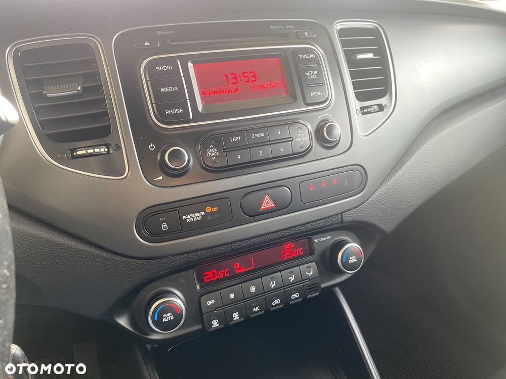 Kia Carens 1.7 CRDi M - 12