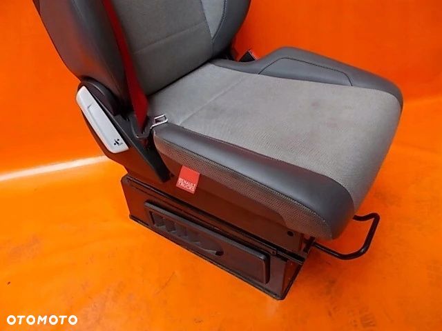 RENAULT T RANGE GAMA T 460 DTI 11 FOTEL PASAŹERA - 2