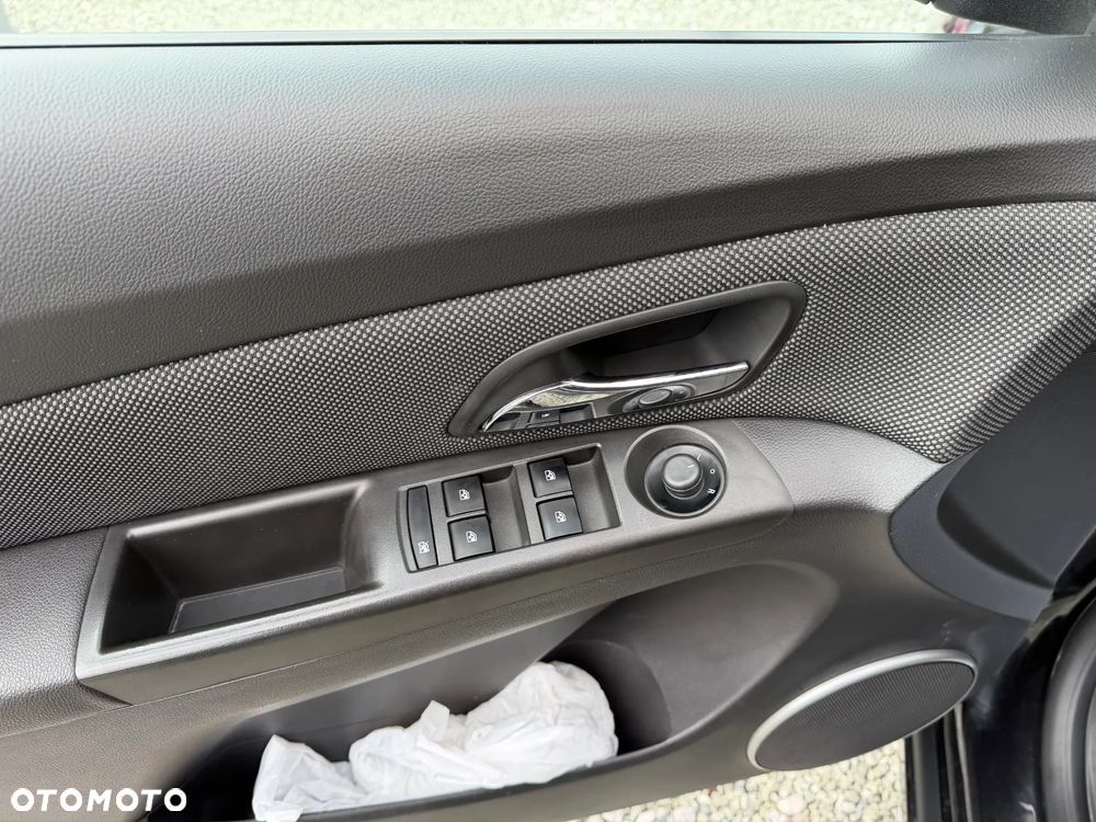 Chevrolet Cruze 1.8 LT - 31