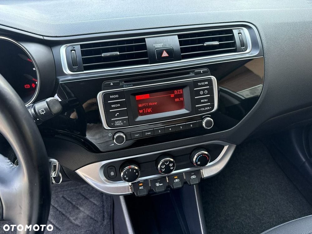 Kia Rio 1.2 M - 17