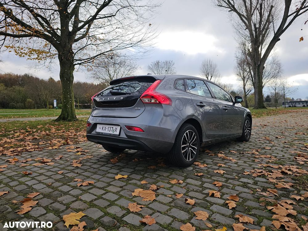 Volvo V40 T2 Momentum - 14