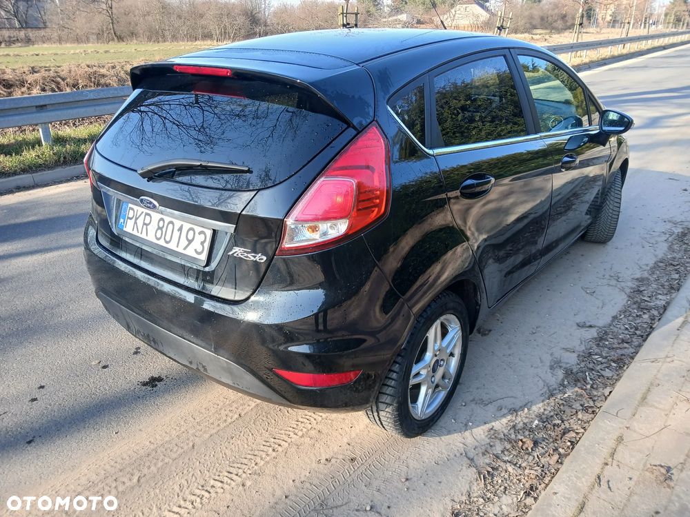 Ford Fiesta 1.6 TDCi SYNC Edition - 5